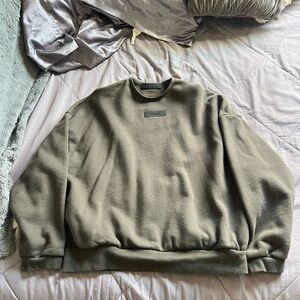 Men's Olive Green essential Sweater